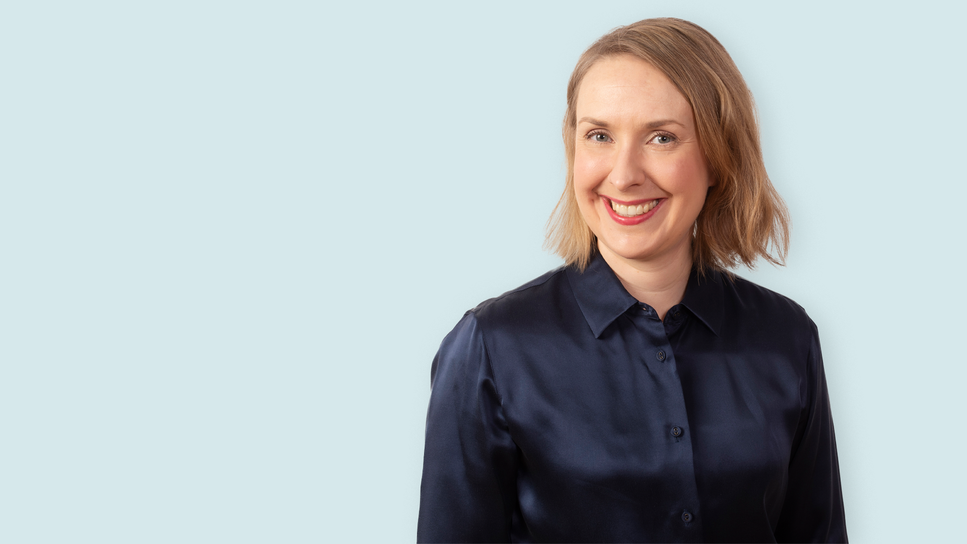 Strateginen_viestintä_asiantuntija_Elisa_Ylinen